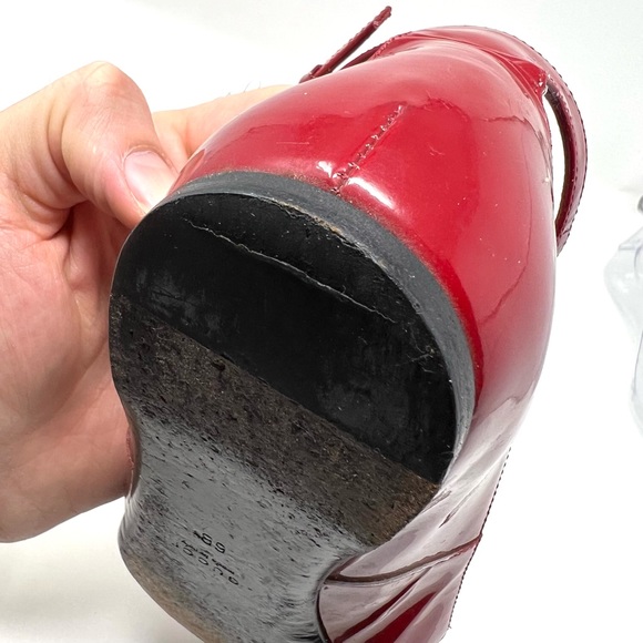 AUTHENTIC! Gucci Red Patent Leather Horsebit Ankle Strap Flats Size 6 - Picture 11 of 15